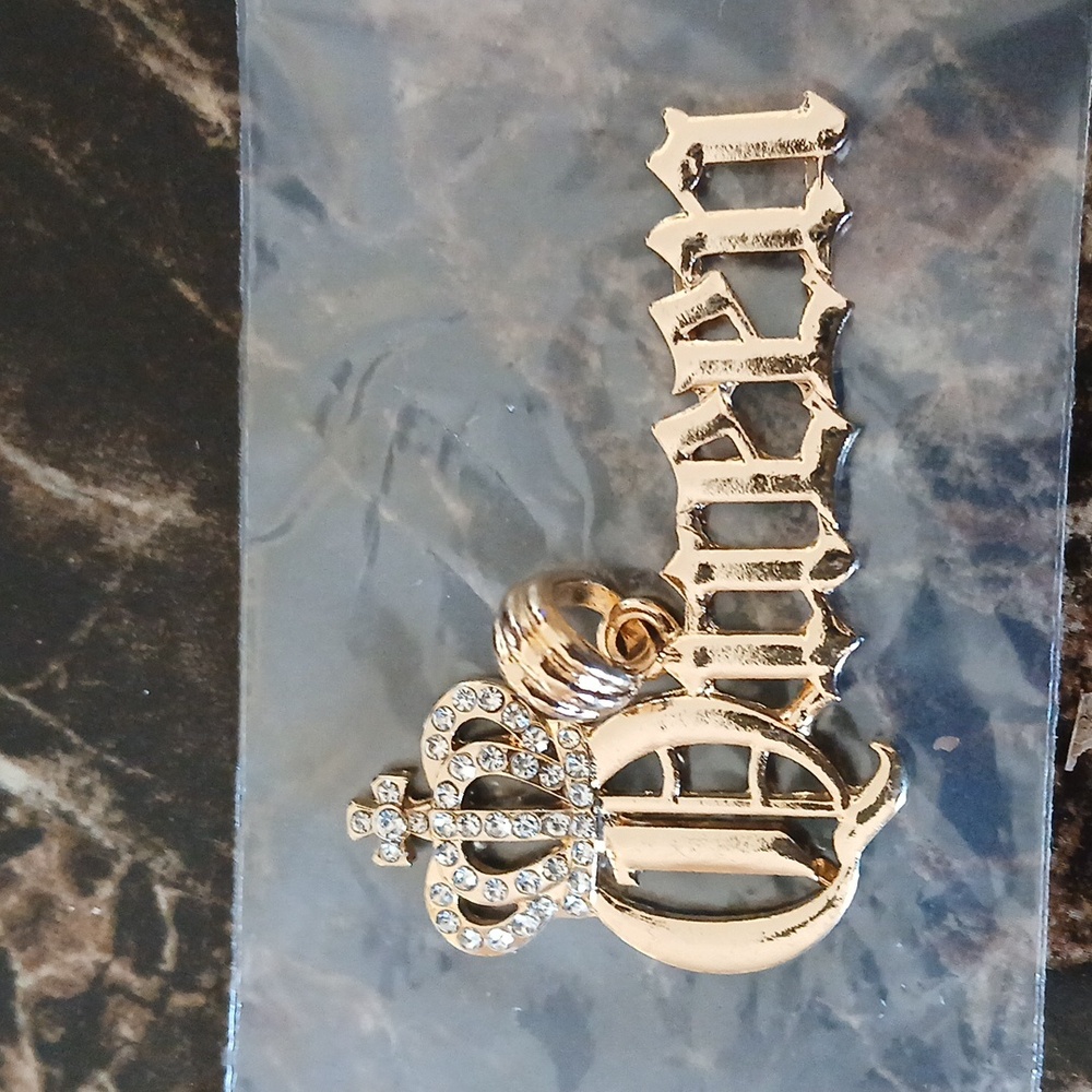 🔥14k Gold Plated Queen Necklace Pendant